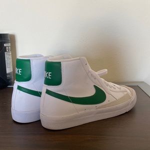 Kid’s Blazer Mid ‘77 “White Pine Green”